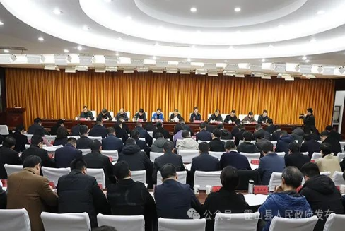 县委农村工作会议召开