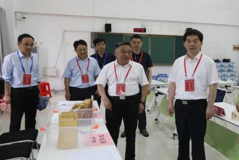 张守锐、罗文巡视霍山县2025年高考工作