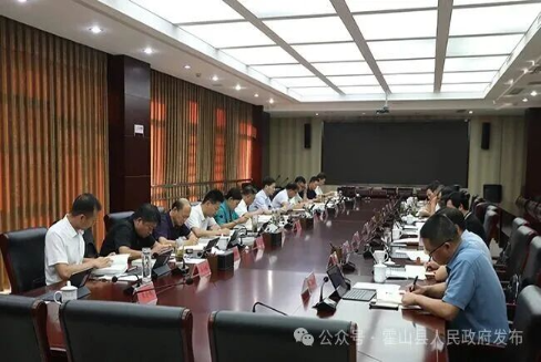 张守锐主持召开县委理论学习中心组学习会
