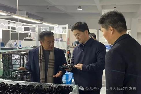 罗文到县经济开发区调研企业生产经营情况